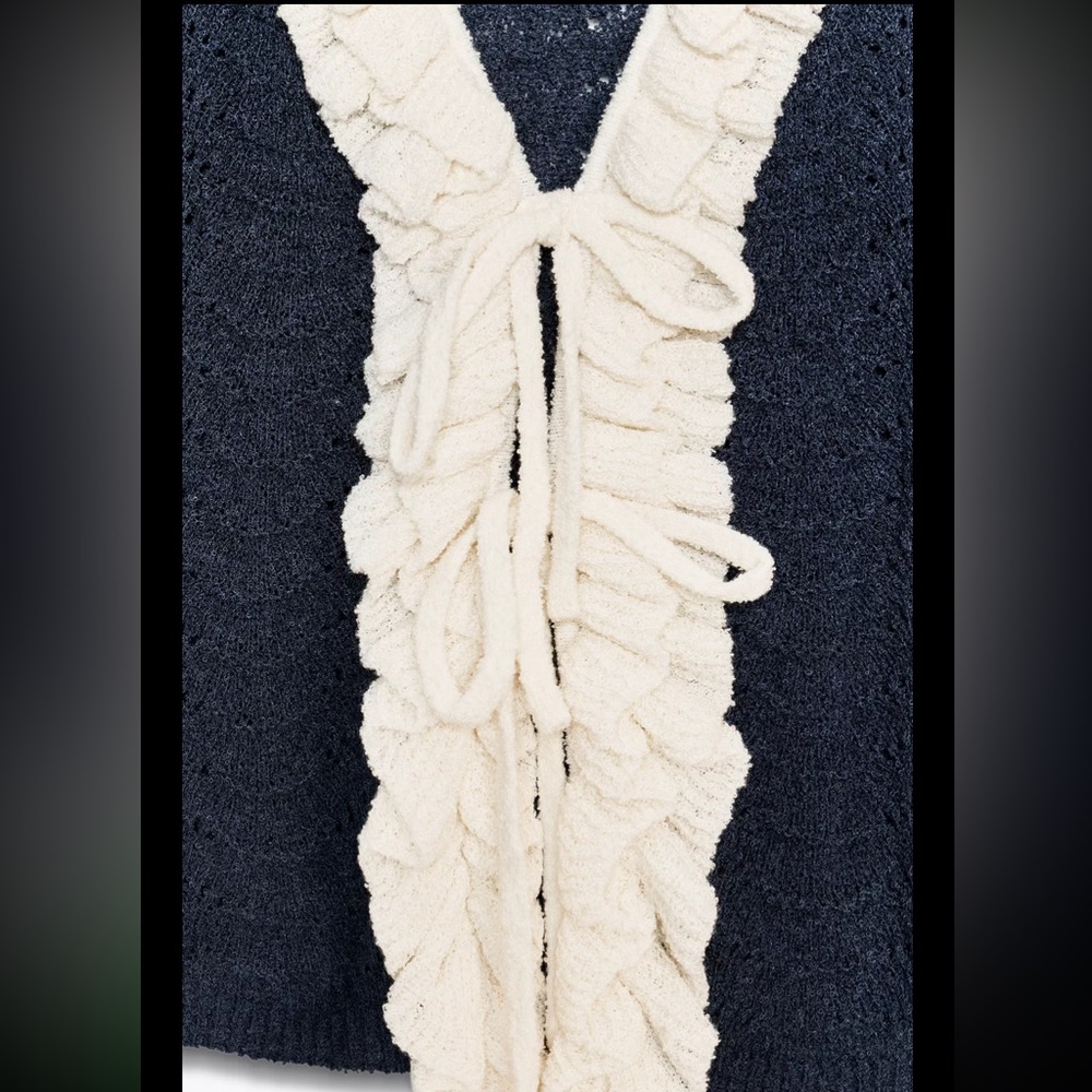 CONTRAST RUFFLE TOP - Picture 5 of 5